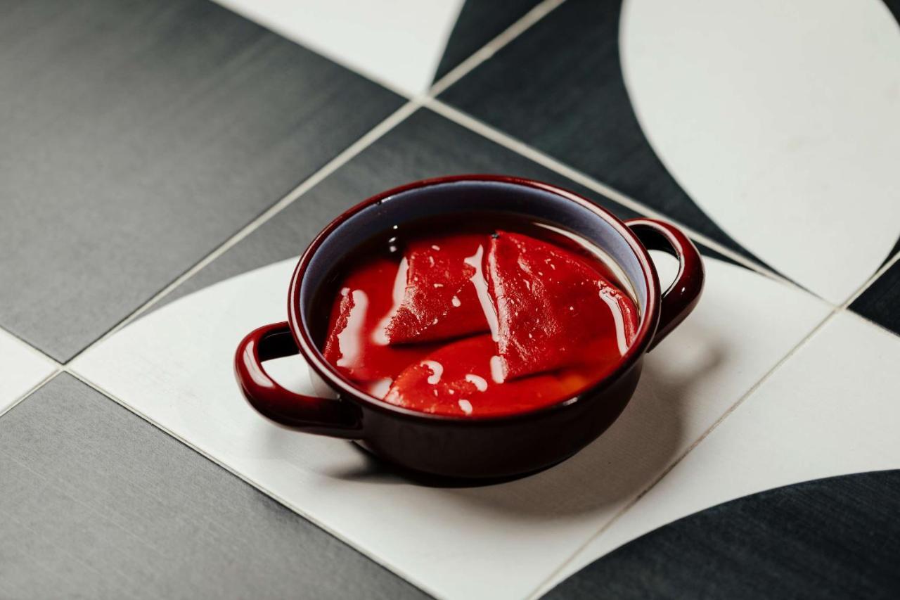 Radisson Collection Hotel, Magdalena Plaza Sevilla エクステリア 写真 A bowl of borscht