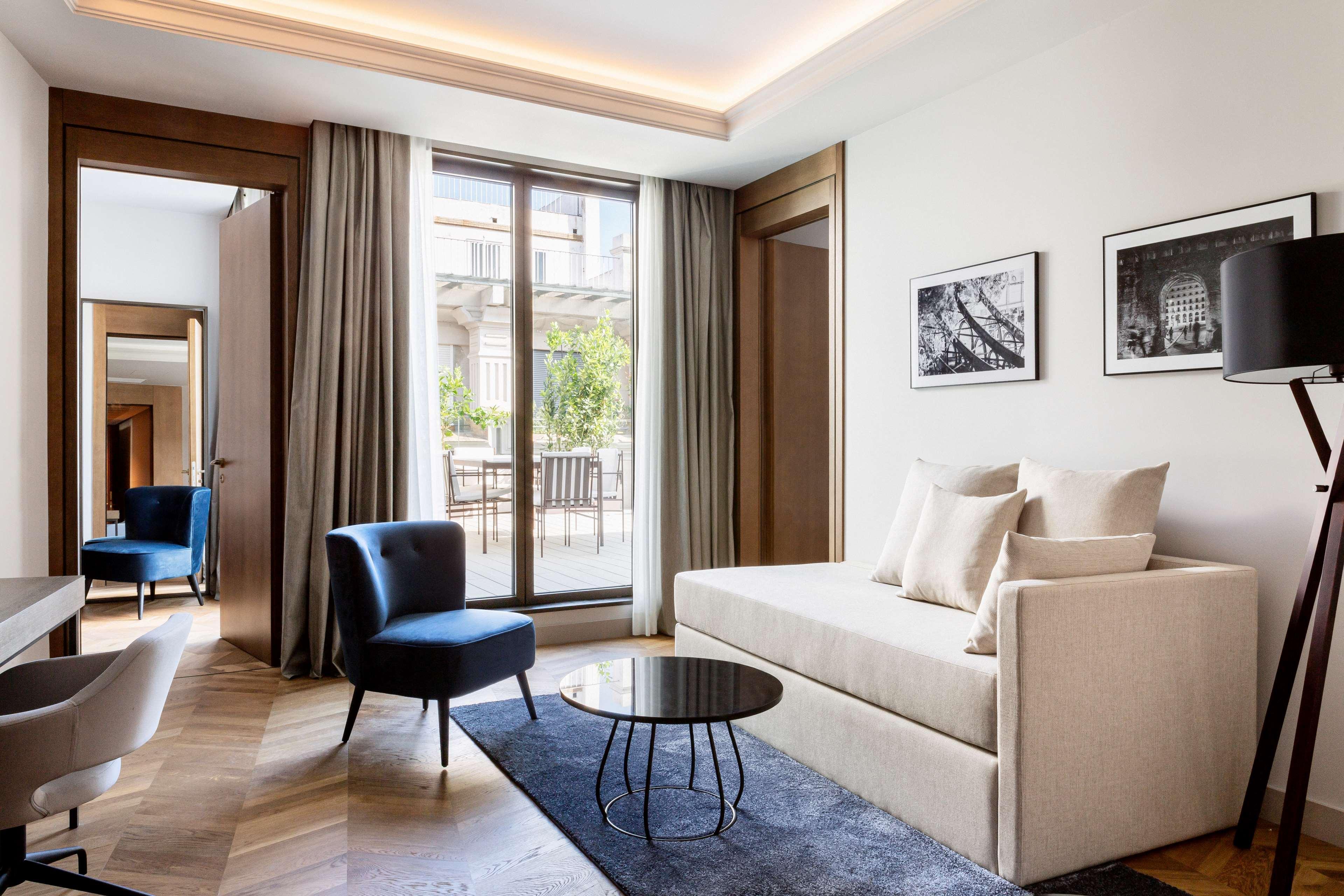 Radisson Collection Hotel, Magdalena Plaza Sevilla エクステリア 写真 A suite at the hotel