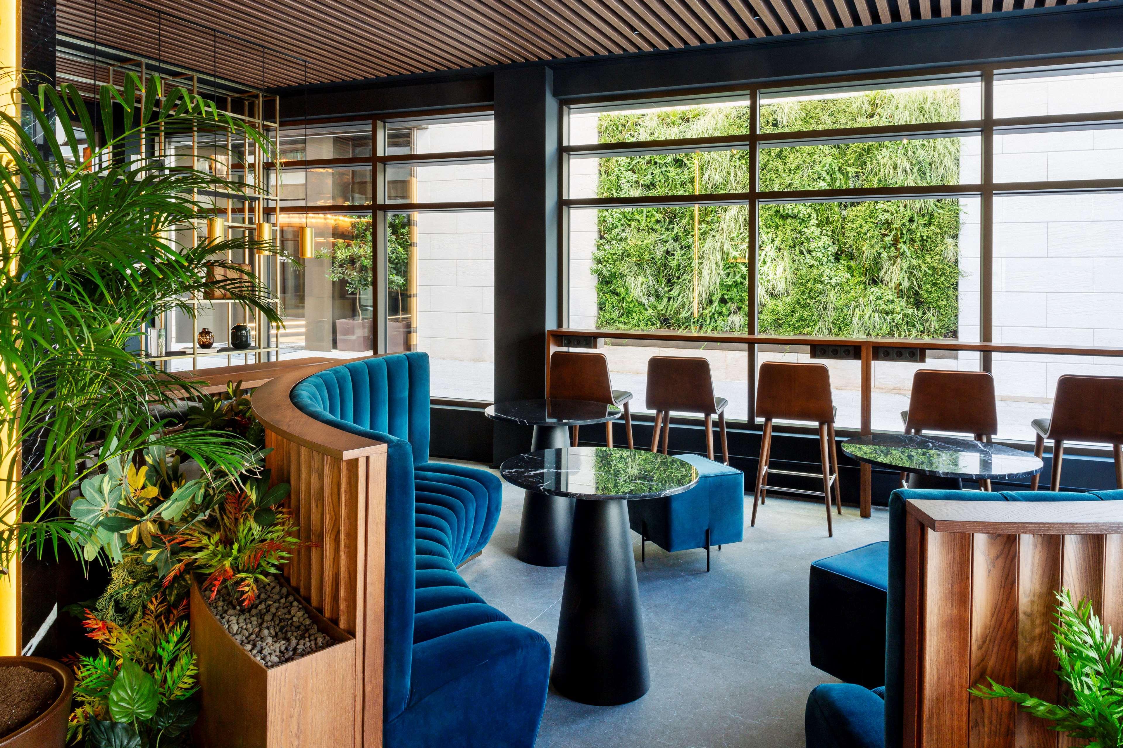 Radisson Collection Hotel, Magdalena Plaza Sevilla エクステリア 写真 The interior of the restaurant