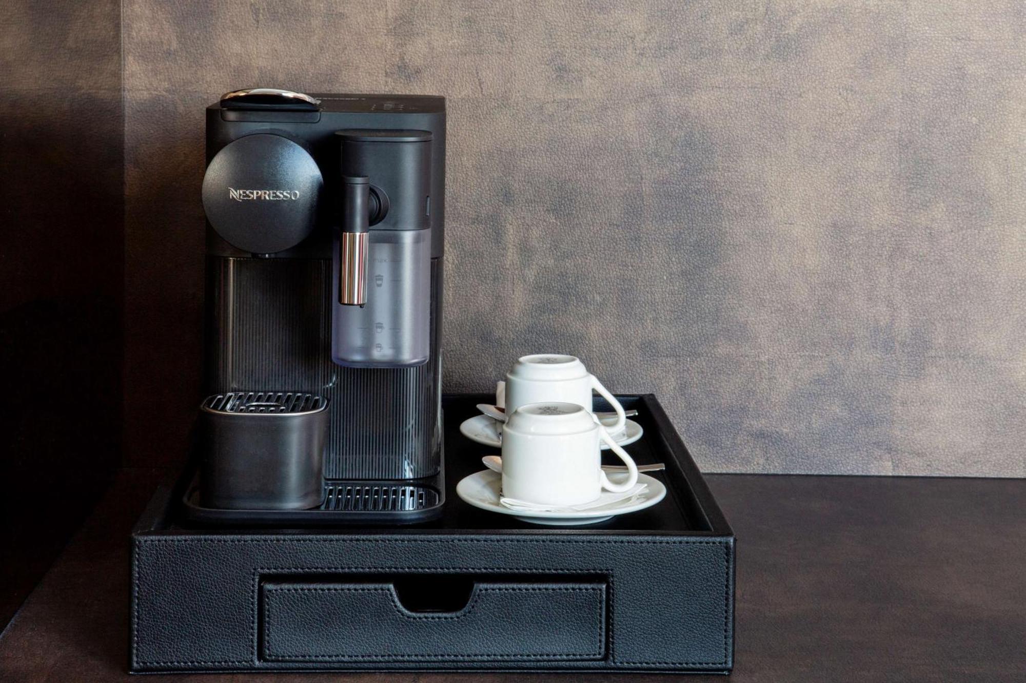 Radisson Collection Hotel, Magdalena Plaza Sevilla エクステリア 写真 A Nespresso Vertuo Next